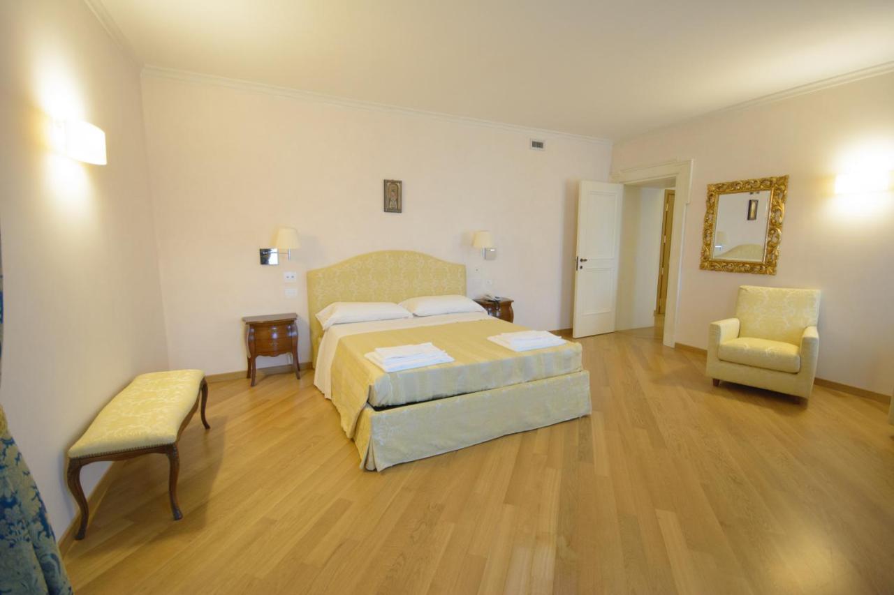 Domus Stella Maris - Casa Per Ferie Hotel Ancona Bagian luar foto