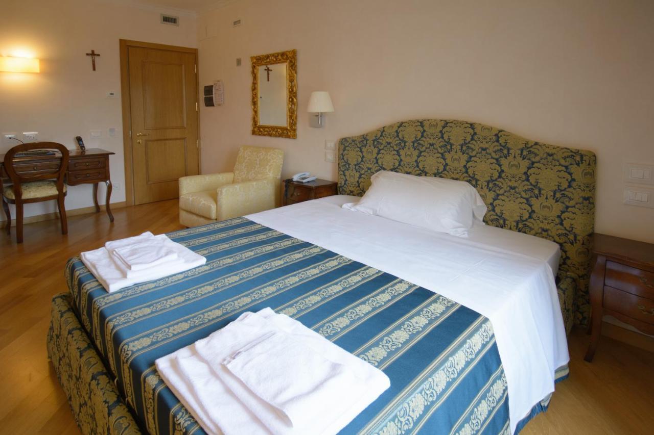 Domus Stella Maris - Casa Per Ferie Hotel Ancona Bagian luar foto