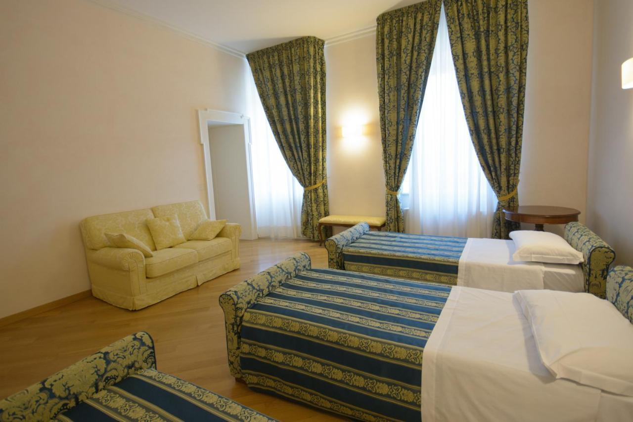 Domus Stella Maris - Casa Per Ferie Hotel Ancona Bagian luar foto