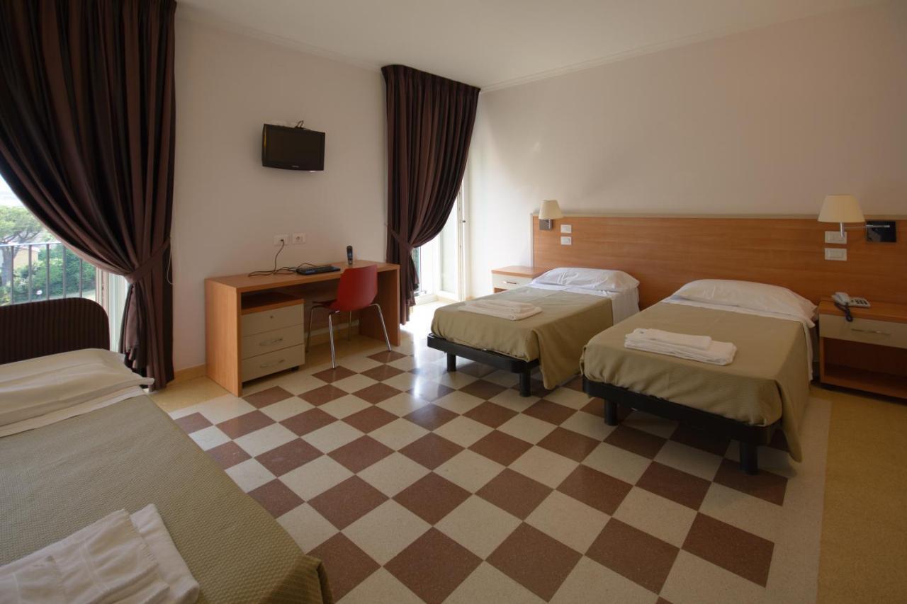 Domus Stella Maris - Casa Per Ferie Hotel Ancona Bagian luar foto