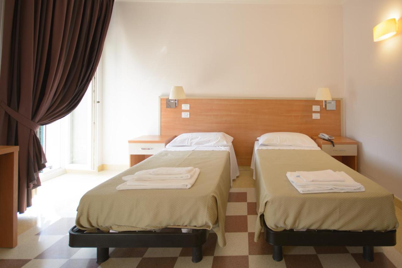 Domus Stella Maris - Casa Per Ferie Hotel Ancona Bagian luar foto