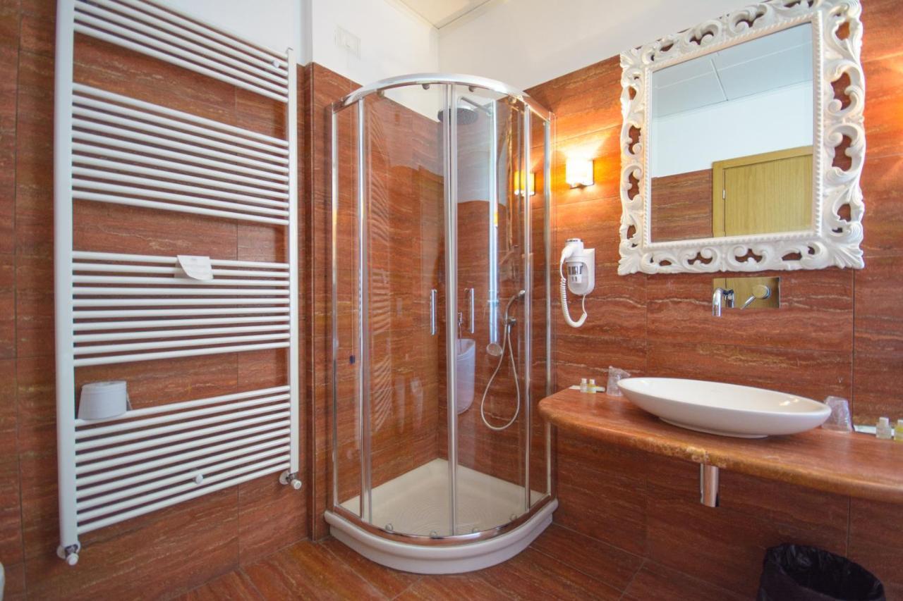Domus Stella Maris - Casa Per Ferie Hotel Ancona Bagian luar foto