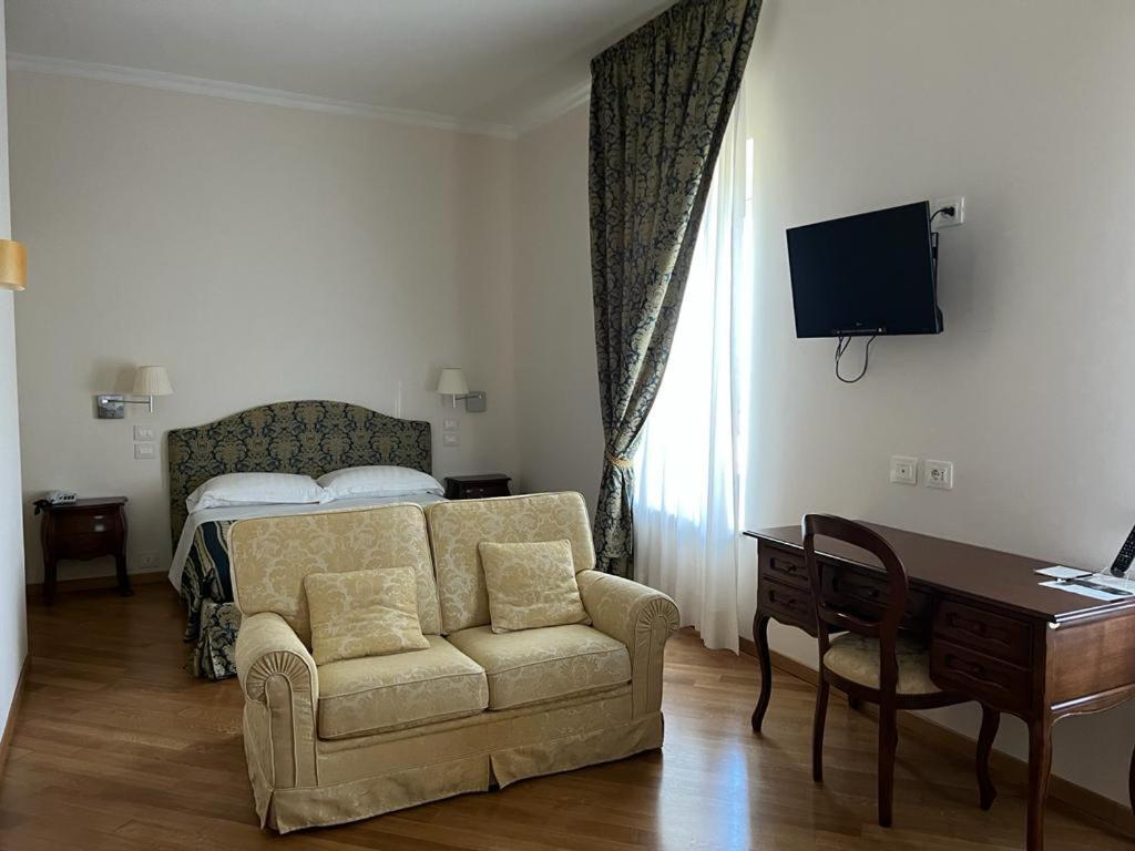 Domus Stella Maris - Casa Per Ferie Hotel Ancona Bagian luar foto