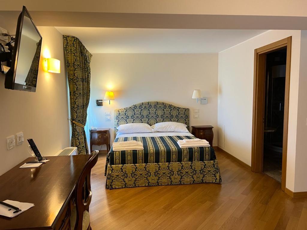 Domus Stella Maris - Casa Per Ferie Hotel Ancona Bagian luar foto
