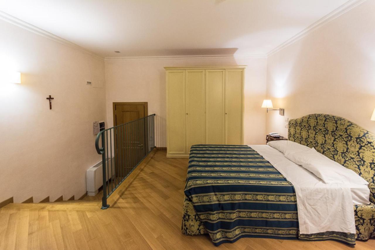 Domus Stella Maris - Casa Per Ferie Hotel Ancona Bagian luar foto