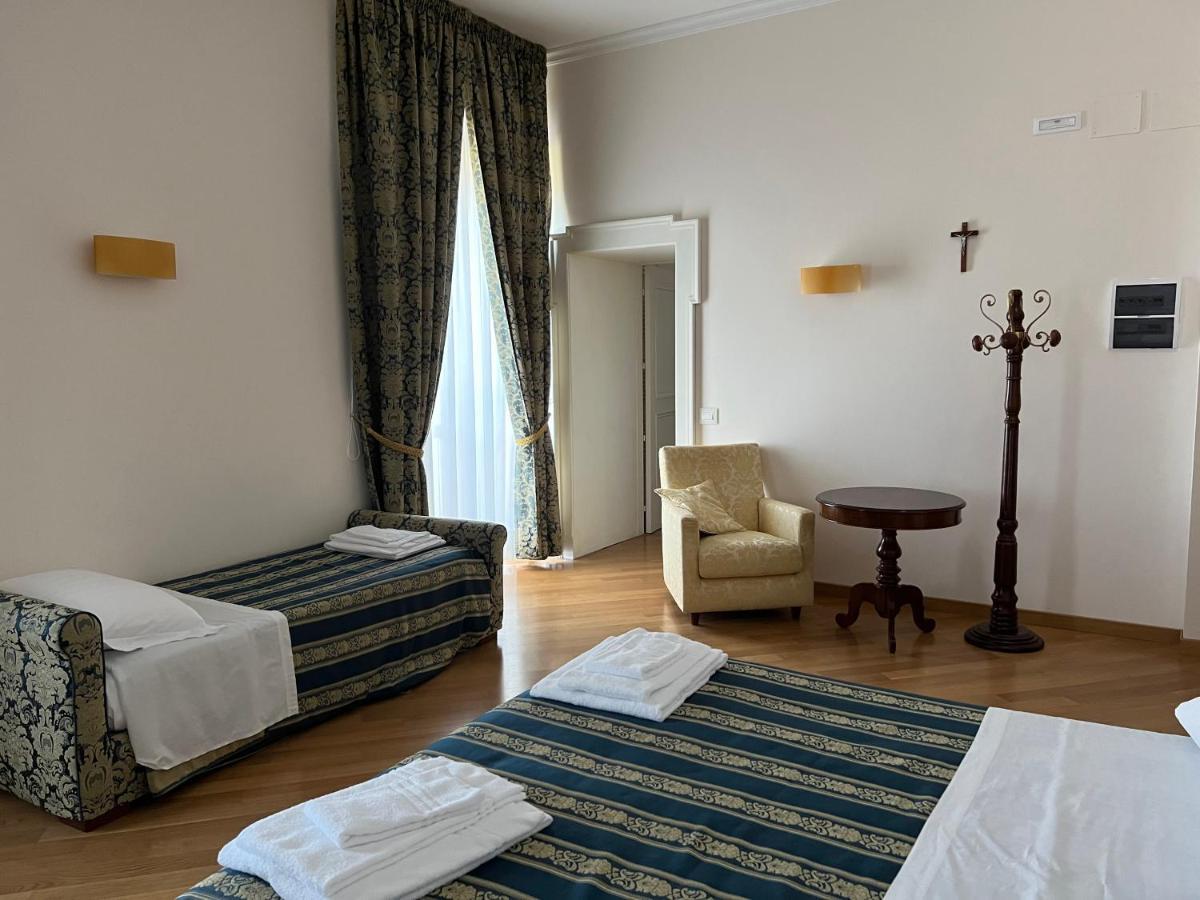 Domus Stella Maris - Casa Per Ferie Hotel Ancona Bagian luar foto