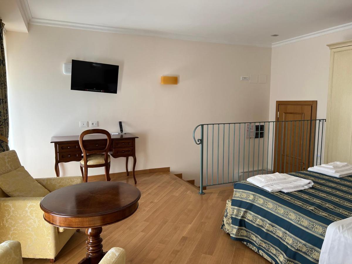 Domus Stella Maris - Casa Per Ferie Hotel Ancona Bagian luar foto