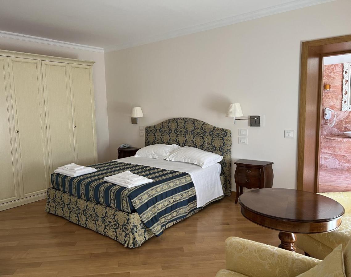 Domus Stella Maris - Casa Per Ferie Hotel Ancona Bagian luar foto