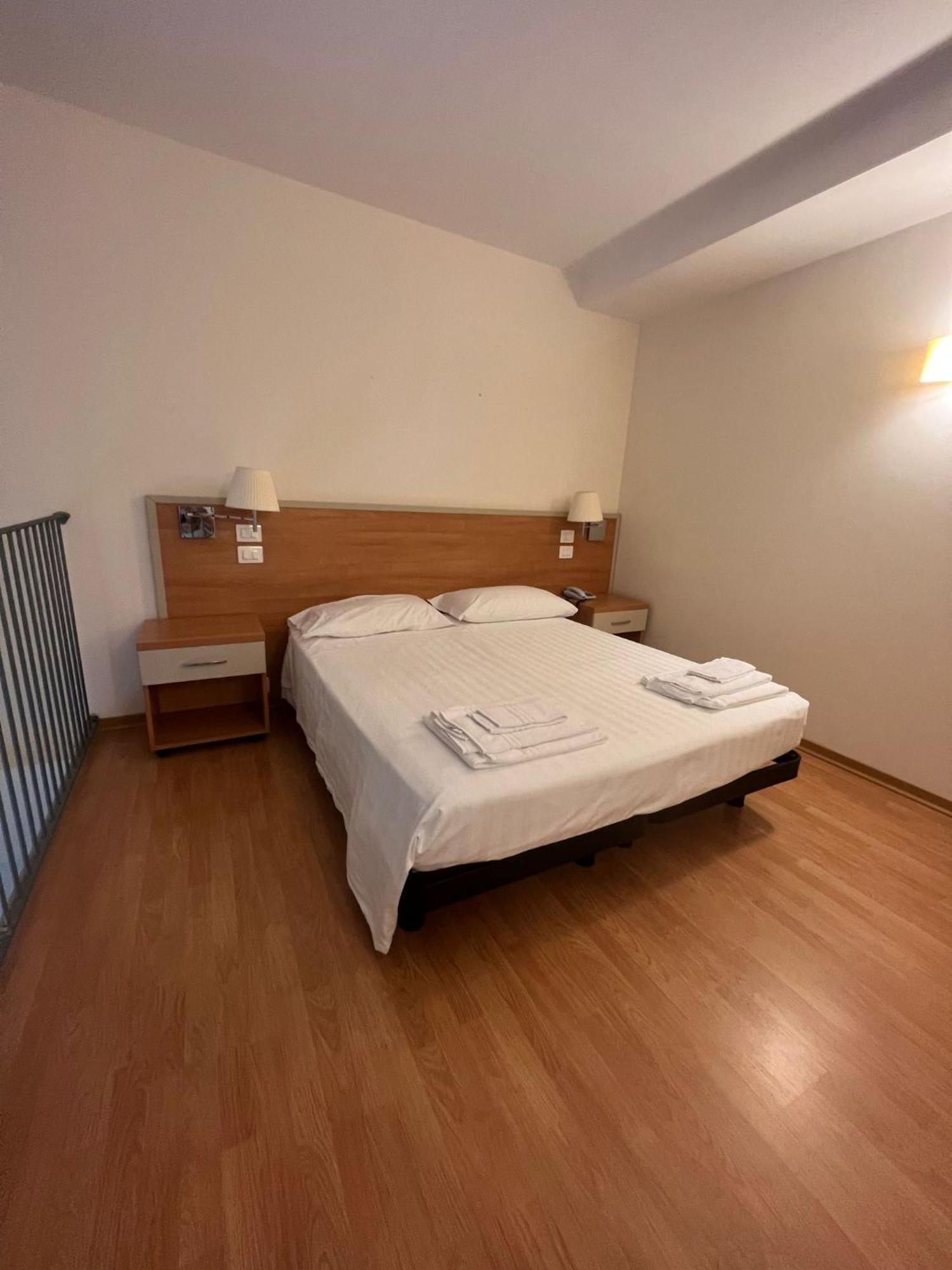 Domus Stella Maris - Casa Per Ferie Hotel Ancona Bagian luar foto